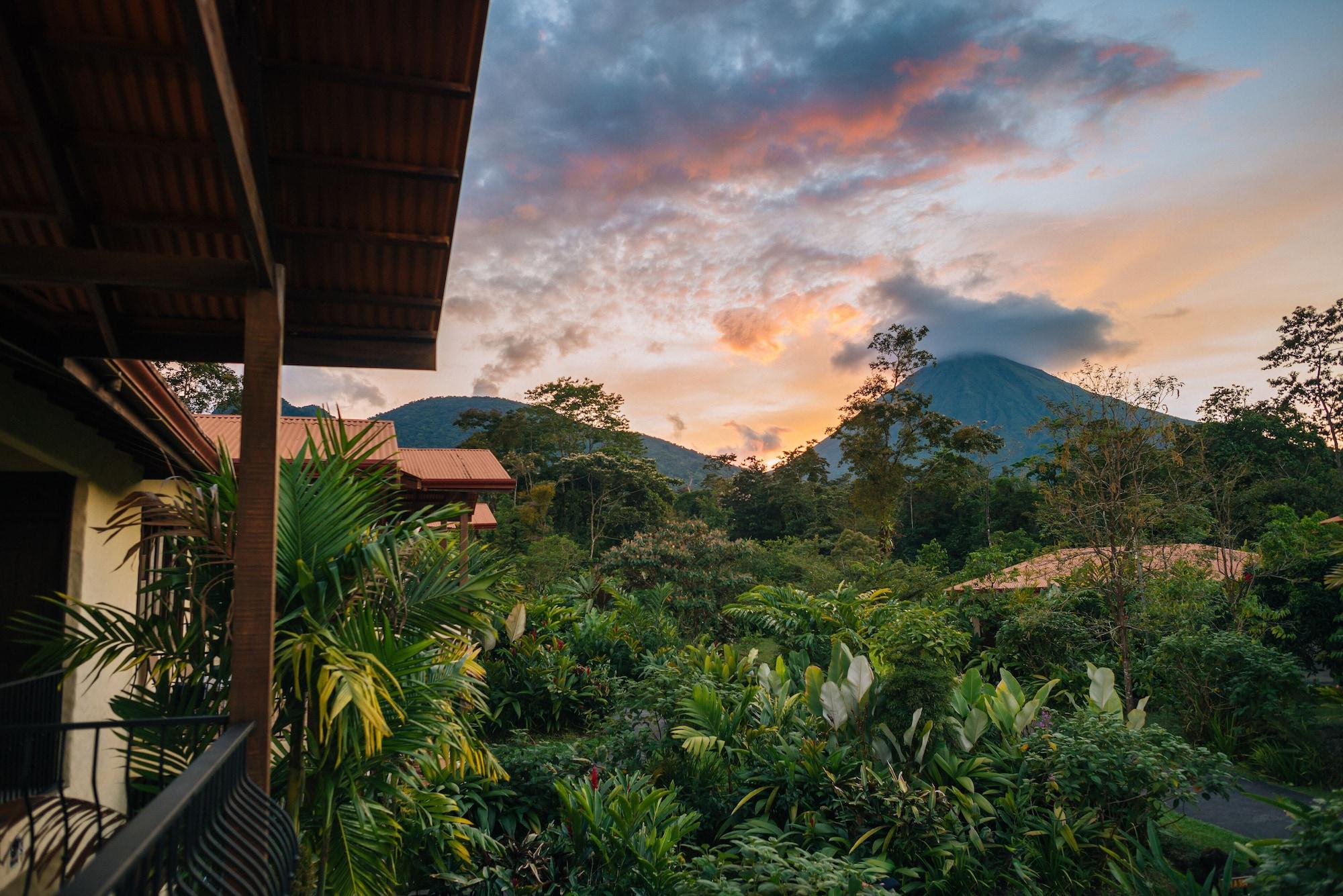 Casa Luna Hotel & Spa La Fortuna Exterior photo